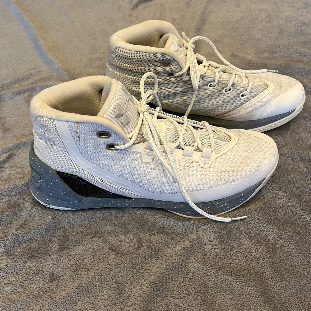 Curry 3 White Under Armour Basketball Shoe, Size 9.5